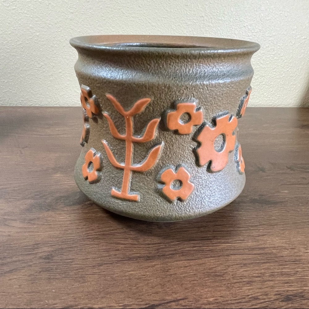 Hyalyn Pottery Embossed Mod Flower 60's Orange Planter 630 - Picture 4 of 10